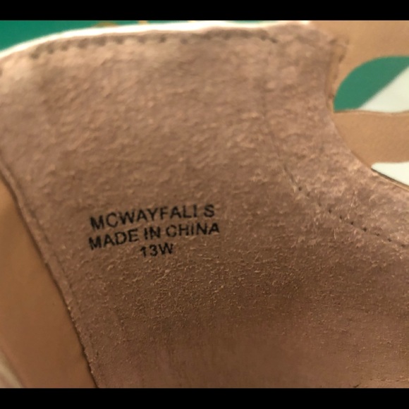 J Renee Size 13 women’s lacy booties - Picture 7 of 8